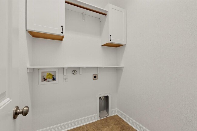Building Photo - 105 Martino Trail