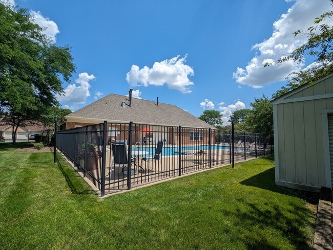 Building Photo - 66 Beechmont Ct