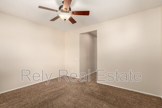 Building Photo - 1225 N 36th St