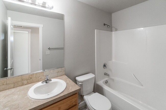 Building Photo - Charming 3 Bed, 2 Bath Home in Cheney – Op...