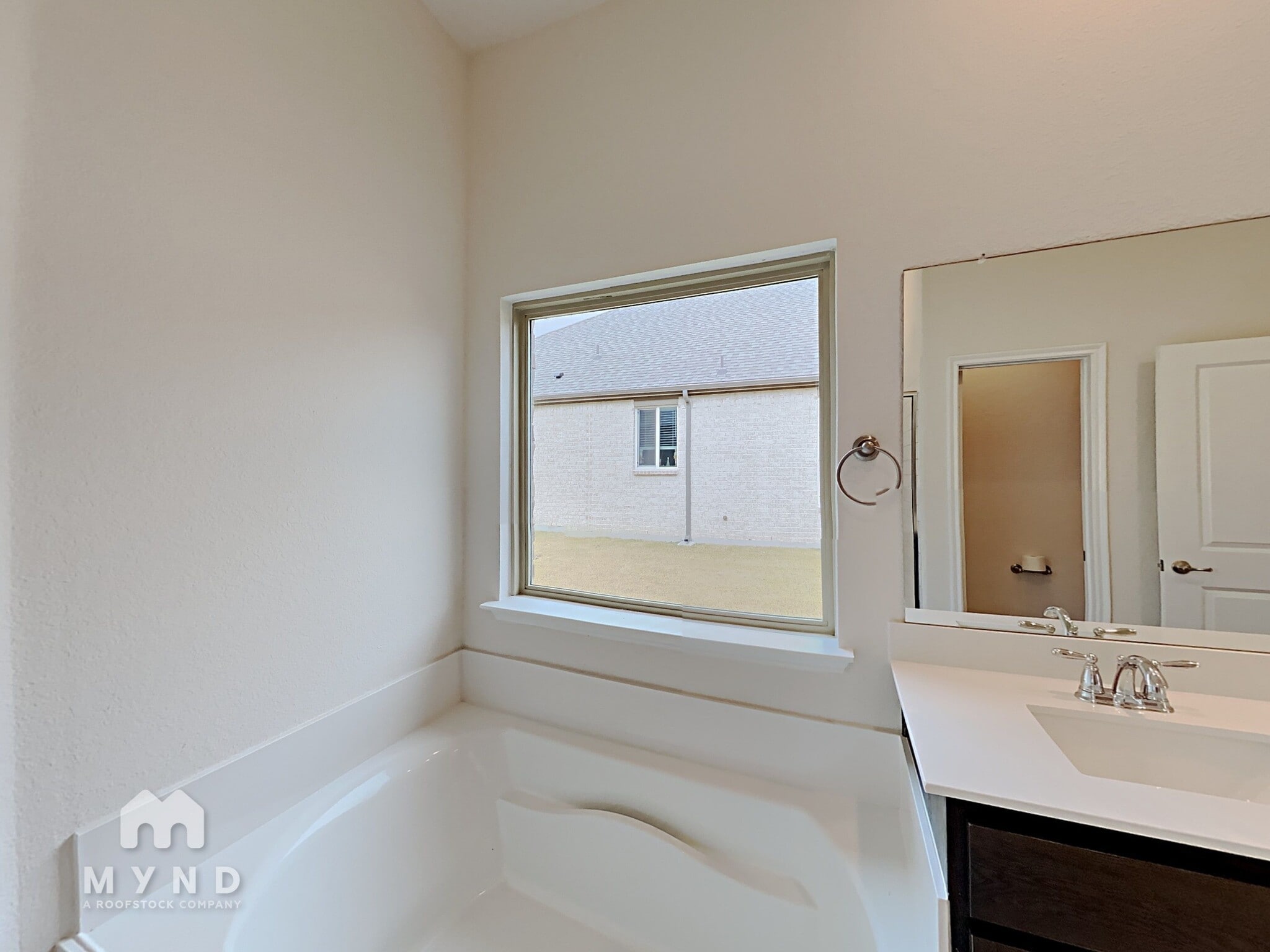 Building Photo - 1239 Brooklyn Dr