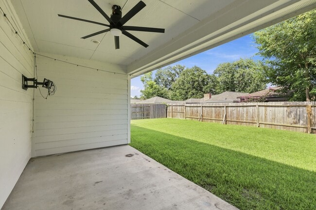Building Photo - 15914 Tug Ct