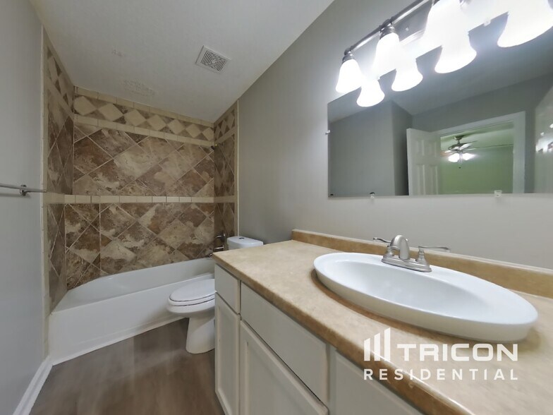 Building Photo - 7594 Stonebush Way