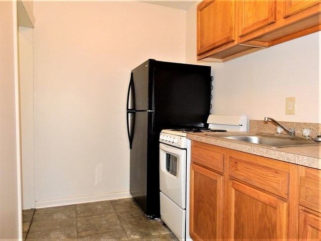 Building Photo - 1525 Arcade Avenue - 2