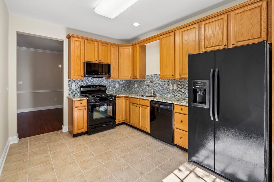 Building Photo - 86 Deepwater Cir