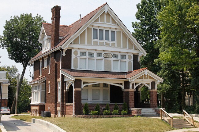 Building Photo - 1965 Indianola Ave