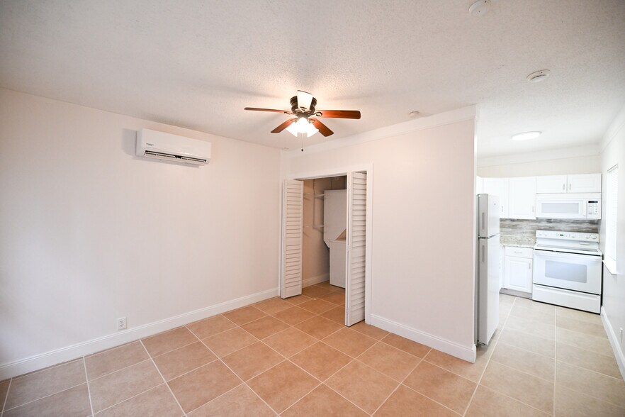 Building Photo - 1504 NW 4th Ave