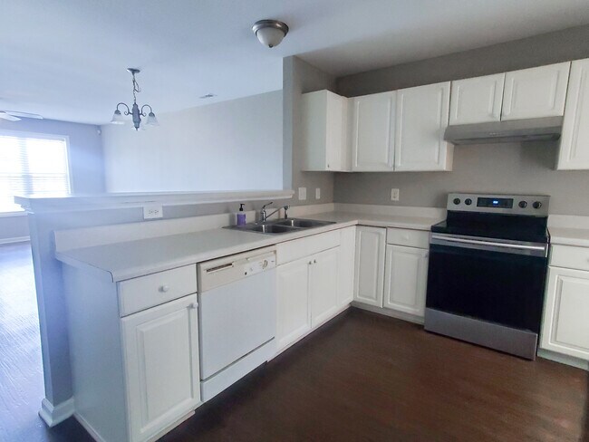 Building Photo - 912 Savin Landing