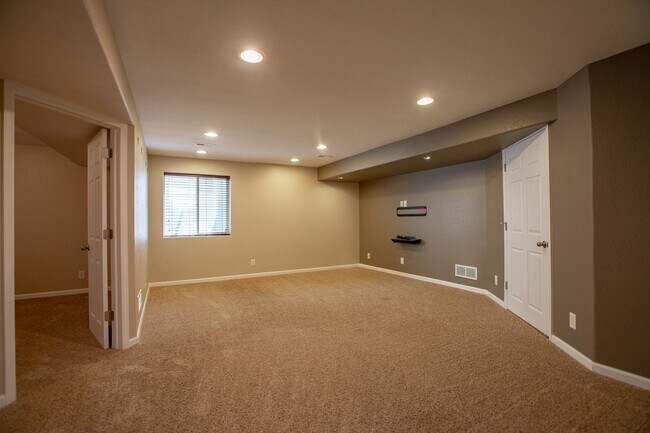 Building Photo - 5 Bedroom Home in Windsor Colorado