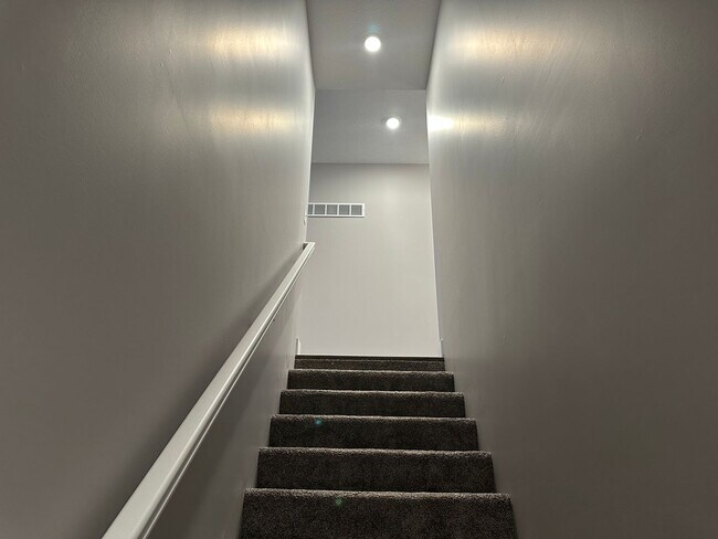 Building Photo - Castles Pines Duplex
