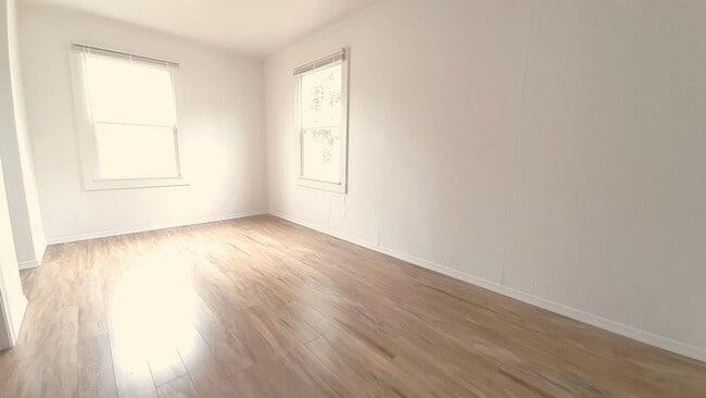 Building Photo - Beautiful 2 bedroom House...Just for you!