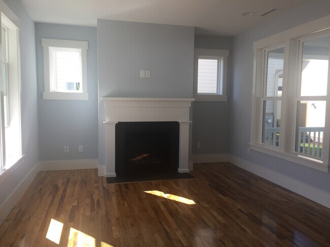 Building Photo - 428 Claremont Drive