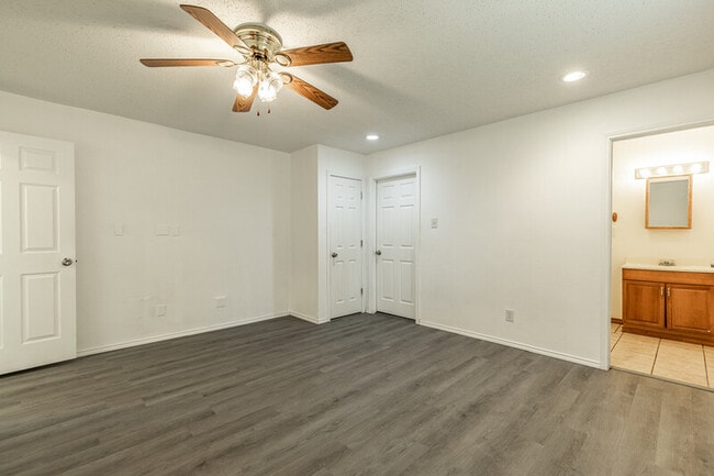 Building Photo - 140 County Rd 1604