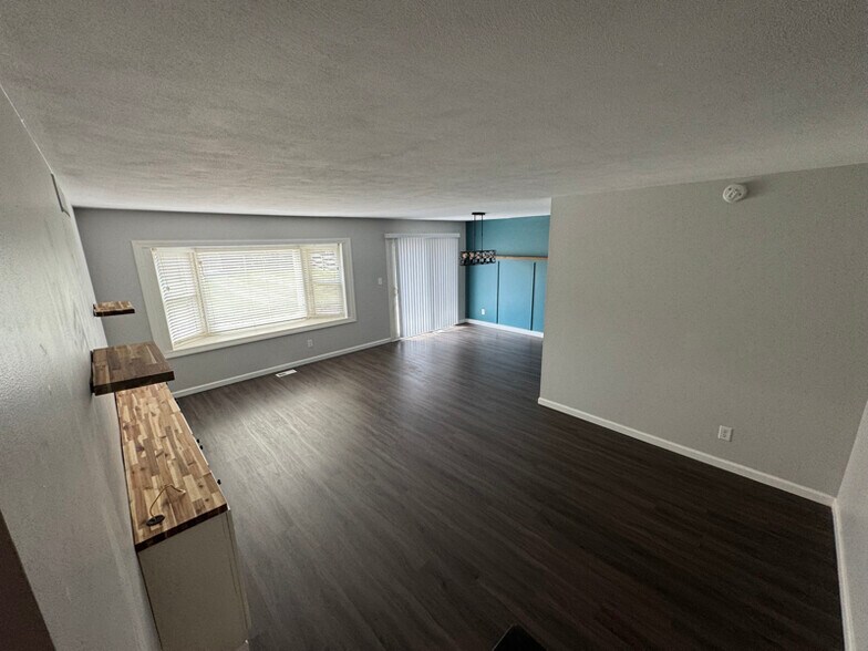 Building Photo - 4459 E Helenwood Dr