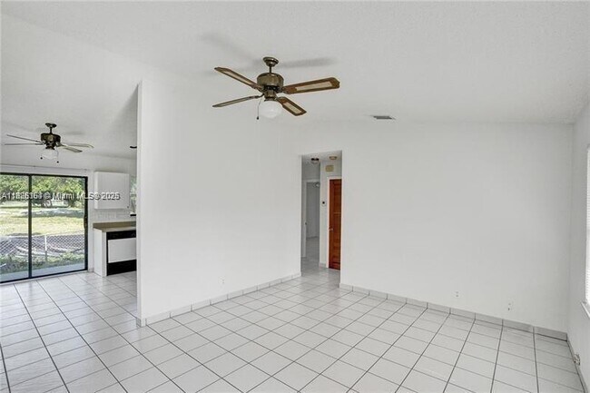 Building Photo - 5619 McKinley St
