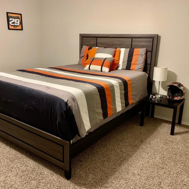 Building Photo - 24207 Oakdale Hls