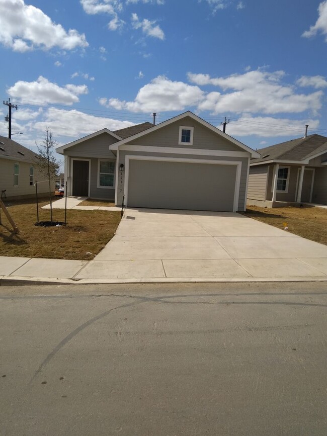 Building Photo - Beautiful New Construction Home - Four Bed...