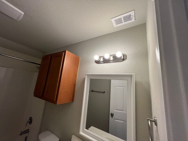 Building Photo - Cute 2 Bed / 1 bath home in Beaumont! Move...