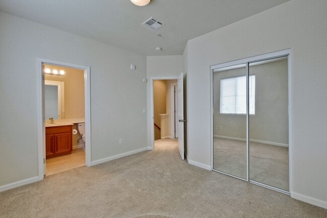 Building Photo - Sought-after Multi-level Home Near Great Mall!