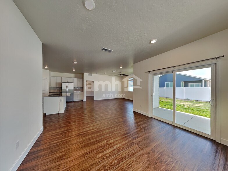 Building Photo - 5069 W White Ash Ct