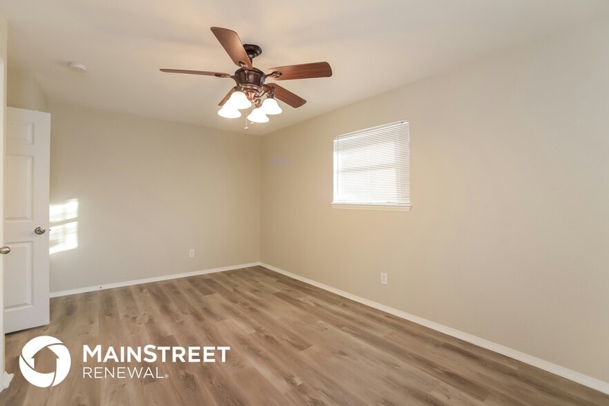 Building Photo - 309 S Dallas Ave