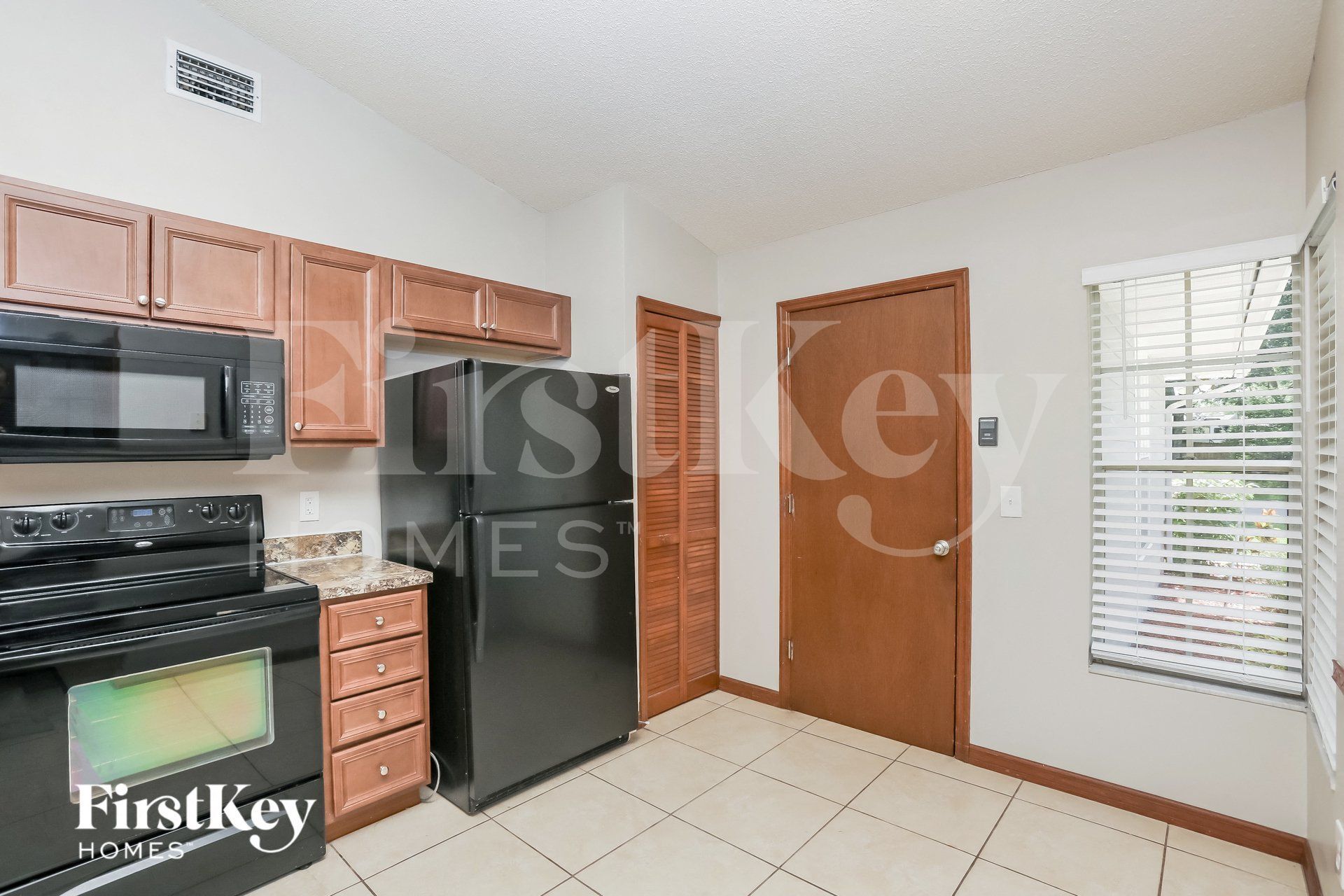 Building Photo - 104 Hazel Blvd