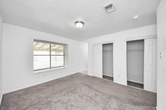 Building Photo - 7410 La Pl Dr