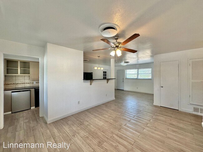 Building Photo - 3 br, 1.5 bath House - 707 S. 13th St