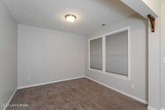 Building Photo - 706 New Christman Ln