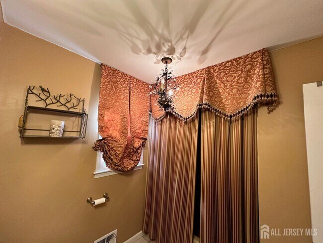 Building Photo - 4 Eric Ln