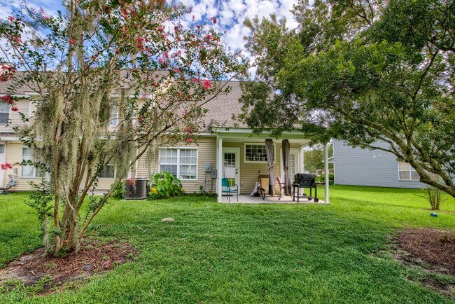 Building Photo - Easy Access to Everything North Charleston Has to Offer