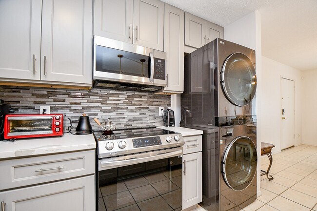 Building Photo - 12633 Memorial Dr