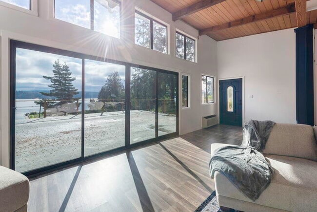 Building Photo - BEAUTIFUL CABIN STYLE HOME ACROSS FROM SIL...