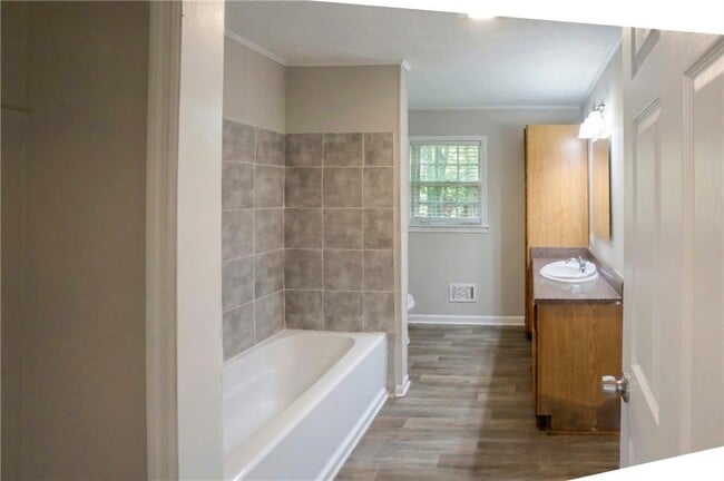 Building Photo - 1802 Driftwood Pl