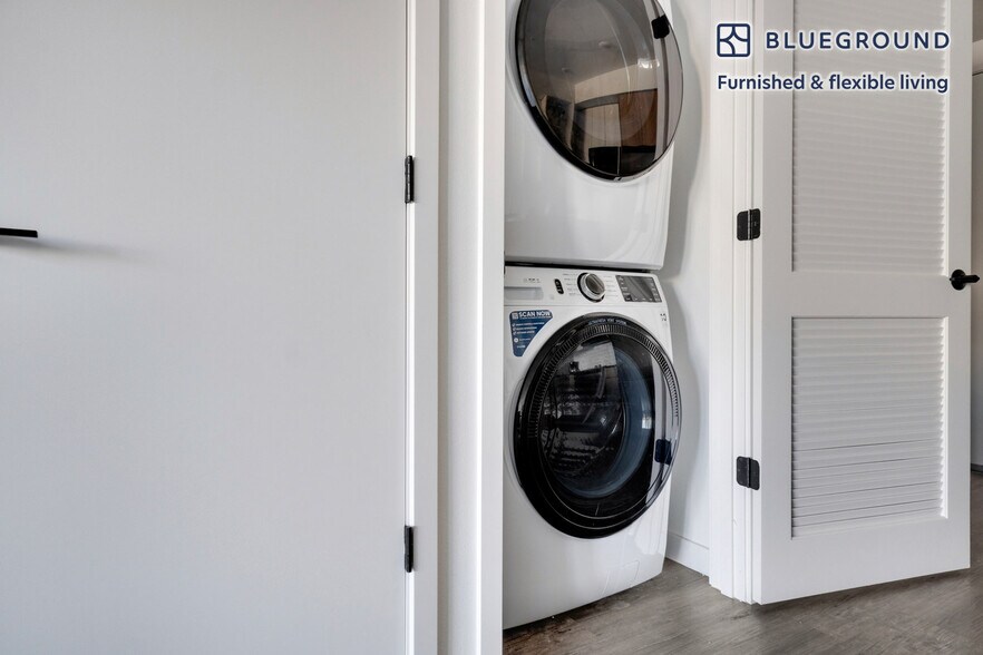 Building Photo - 1502 Fawcett Ave