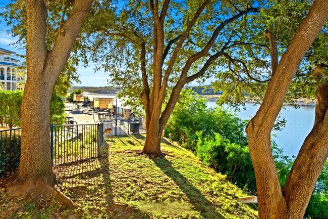 Building Photo - 3404 American Dr