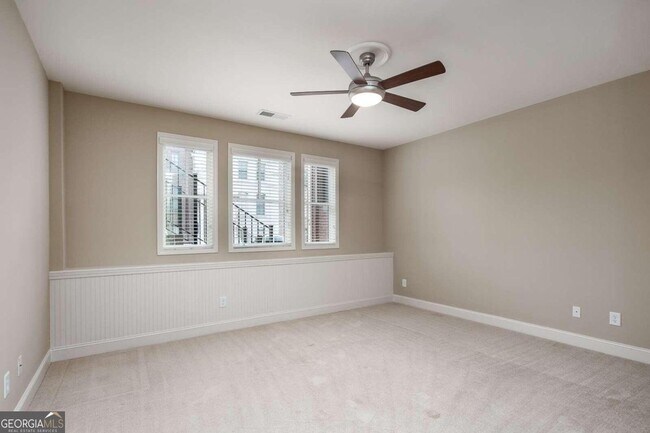 Building Photo - 528 Twinrose Way