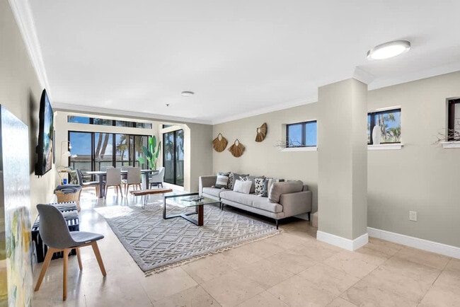 Building Photo - 6345 Collins Ave