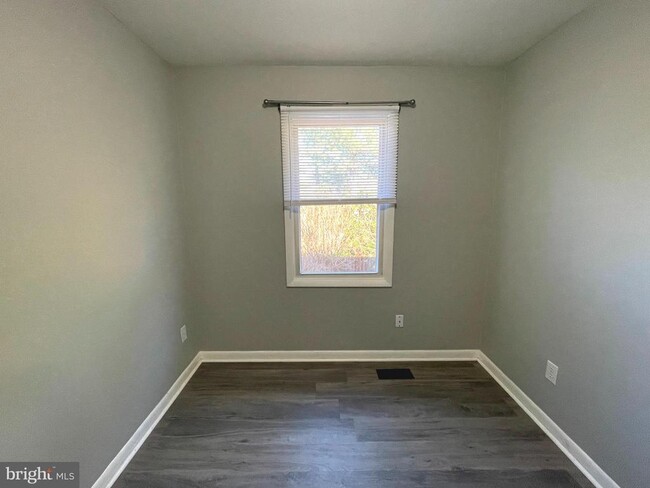 Building Photo - 5241 Daffodil Dr