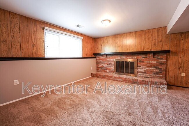 Building Photo - 5901 Beech Tree Dr