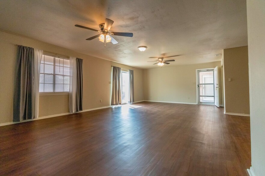 Building Photo - 601 Hibiscus Ave