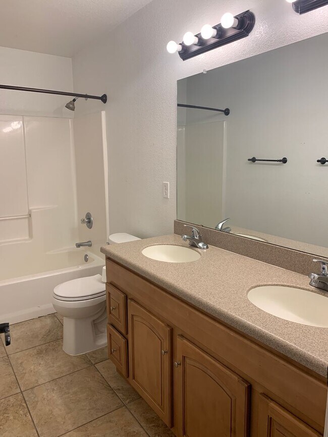 Building Photo - 3005 Fred Daugherty Dr