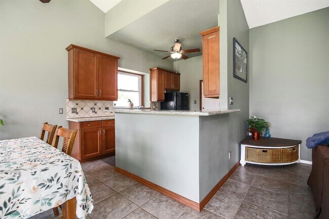 Building Photo - 709 Sapling Cove