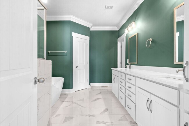 Building Photo - 1065 Veridian Dr