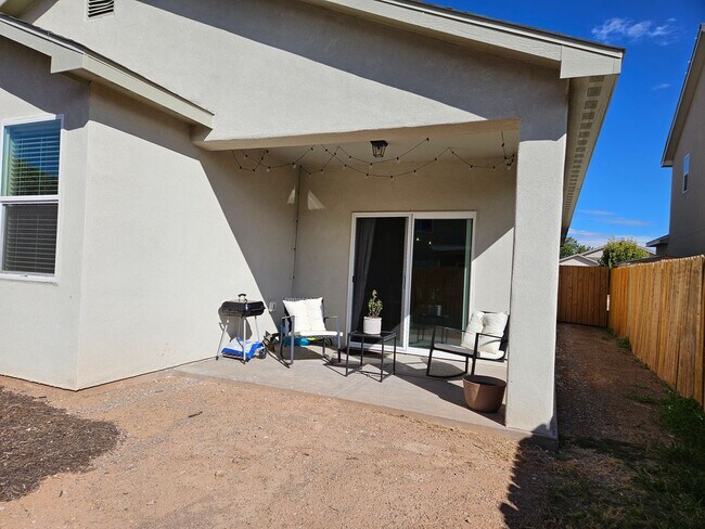Building Photo - 2022 Home with Split Bedroom Layout & Beau...