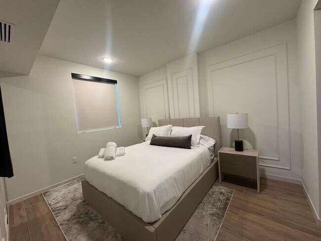 Building Photo - 4220 Laguna St