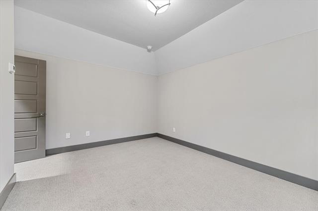 Building Photo - 7112 Royal View Dr