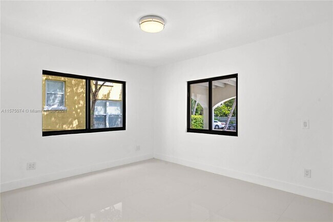 Building Photo - 1687 SW 11th St