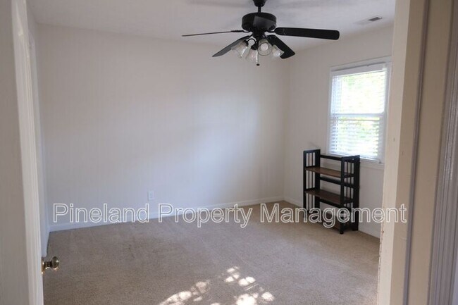 Building Photo - 405 Andros Dr