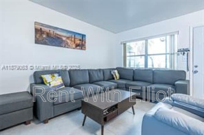 Building Photo - 1425 Arthur St